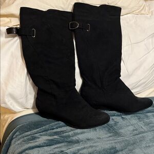 Tulip Women's Black below Knee-High Boots